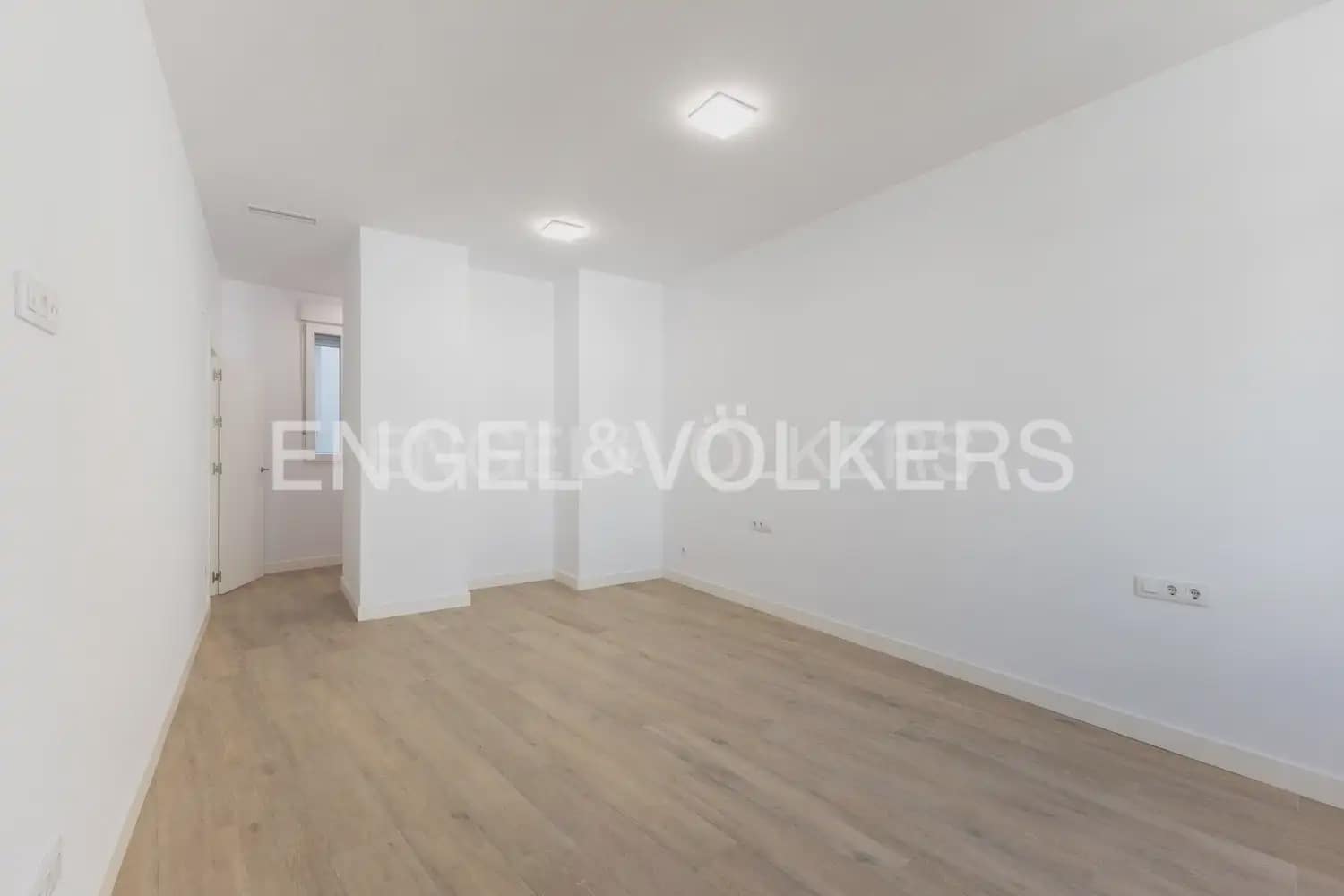 4 Zimmer Wohnung zu vermieten in Valencia Stadt - 10.000 € (Ref: 9897529)