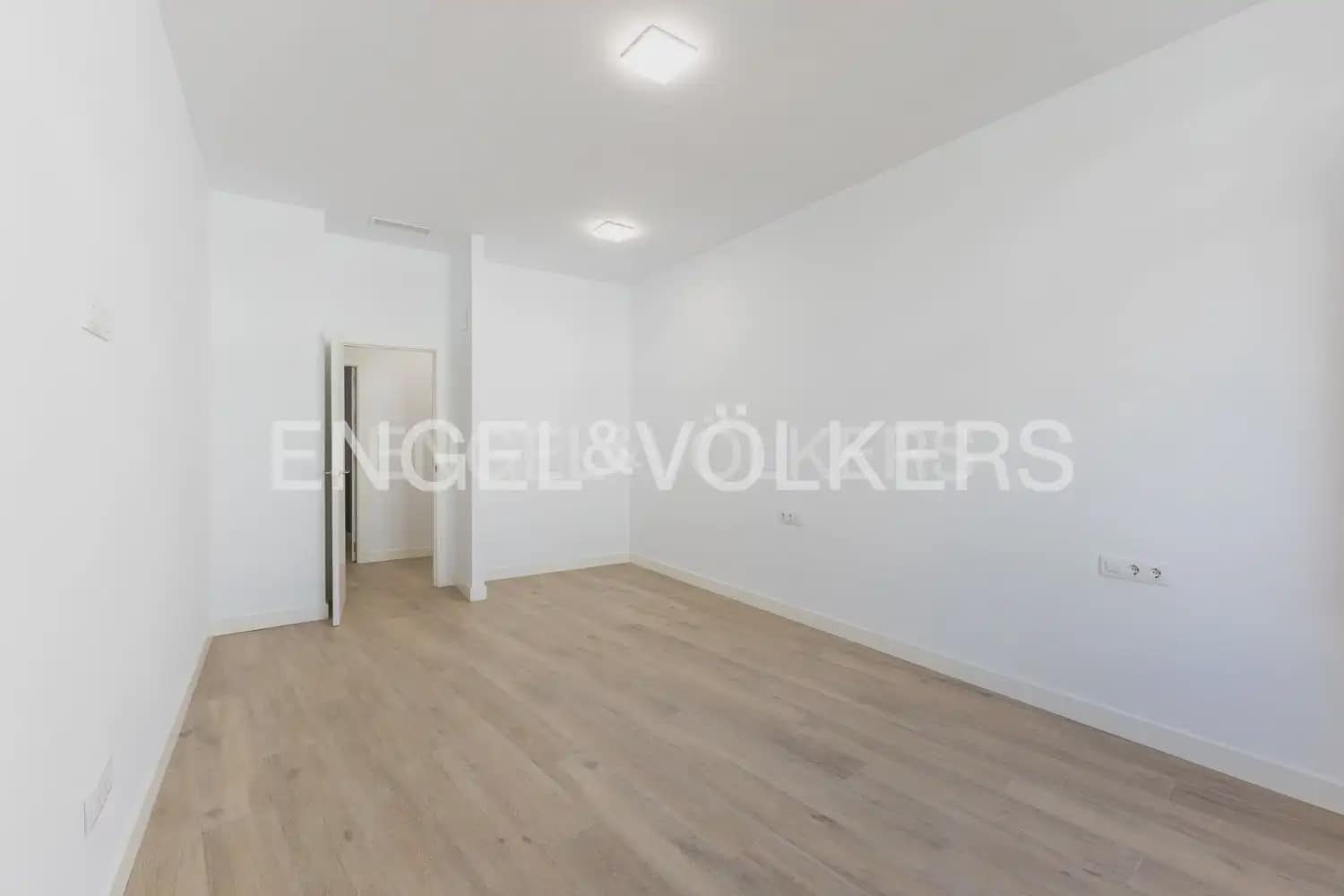 4 Zimmer Wohnung zu vermieten in Valencia Stadt - 10.000 € (Ref: 9897529)