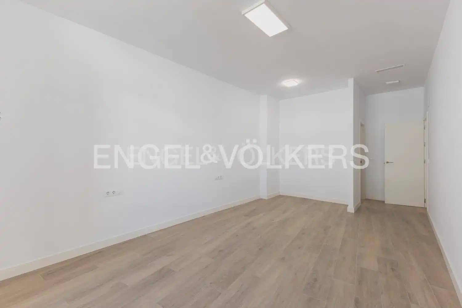 4 Zimmer Wohnung zu vermieten in Valencia Stadt - 10.000 € (Ref: 9897529)