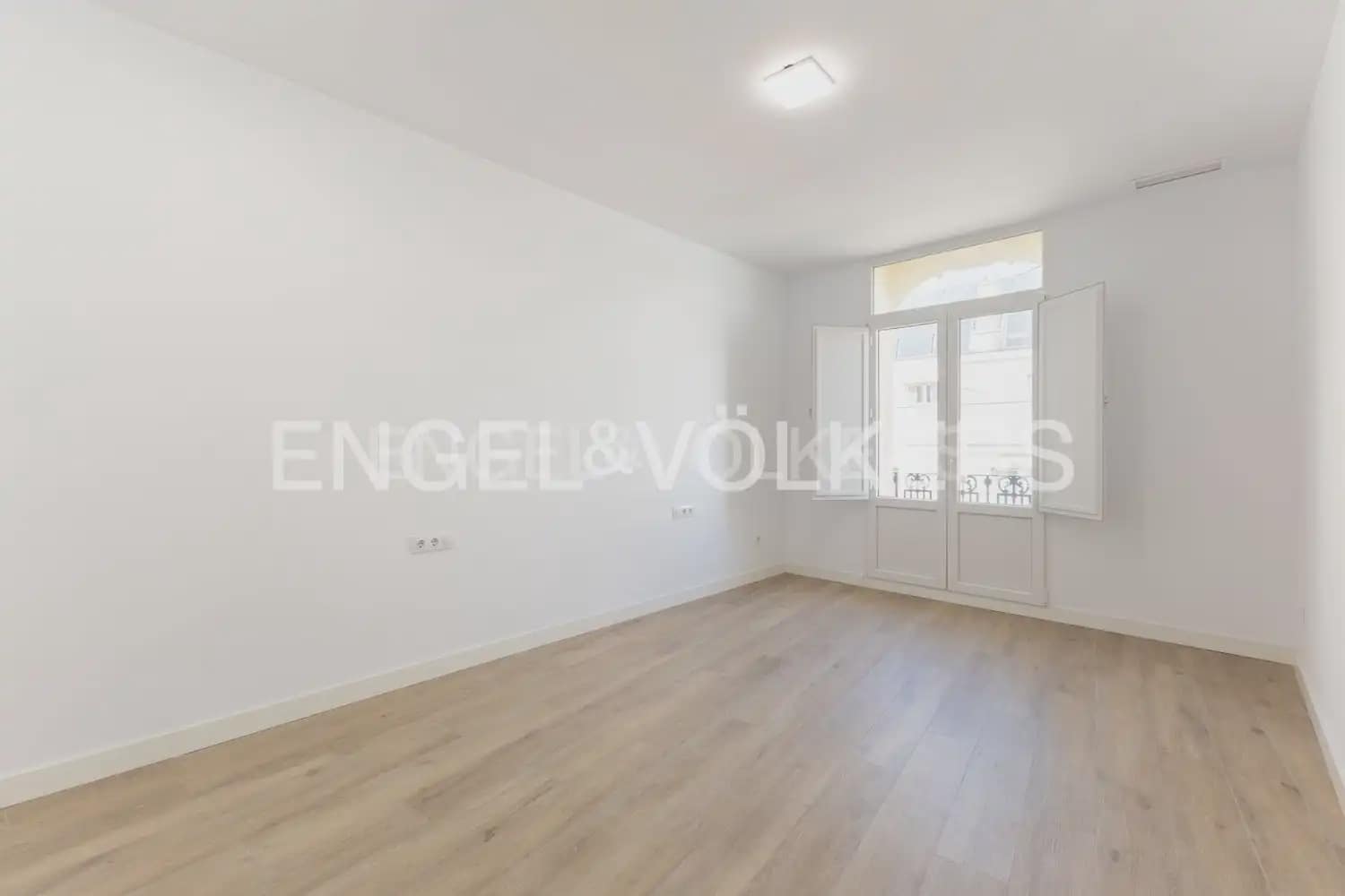 4 Zimmer Wohnung zu vermieten in Valencia Stadt - 10.000 € (Ref: 9897529)