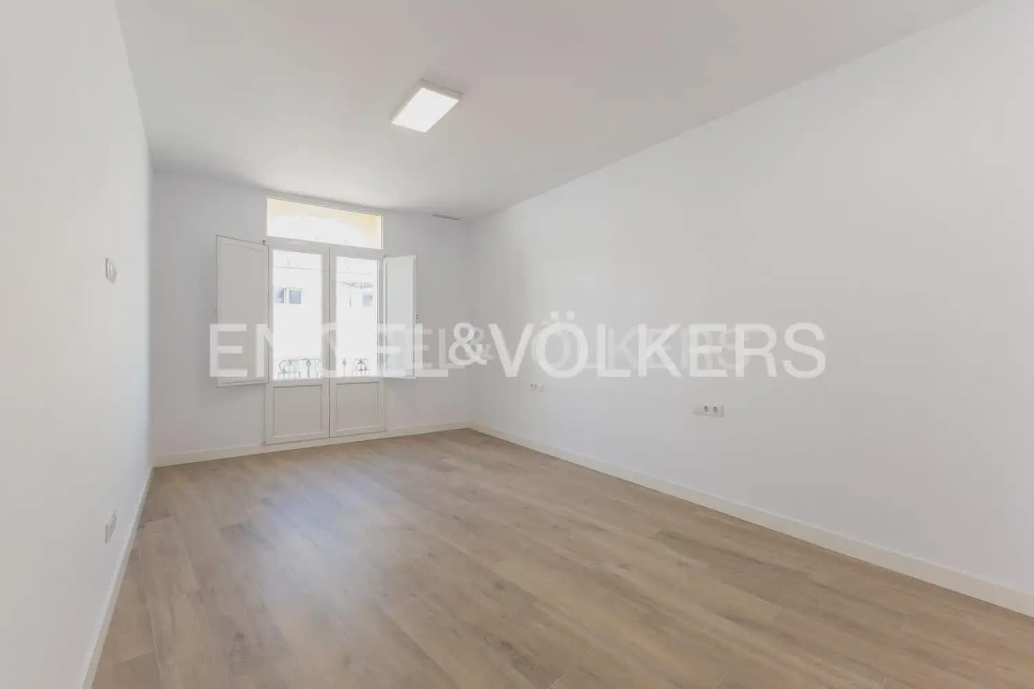 4 Zimmer Wohnung zu vermieten in Valencia Stadt - 10.000 € (Ref: 9897529)