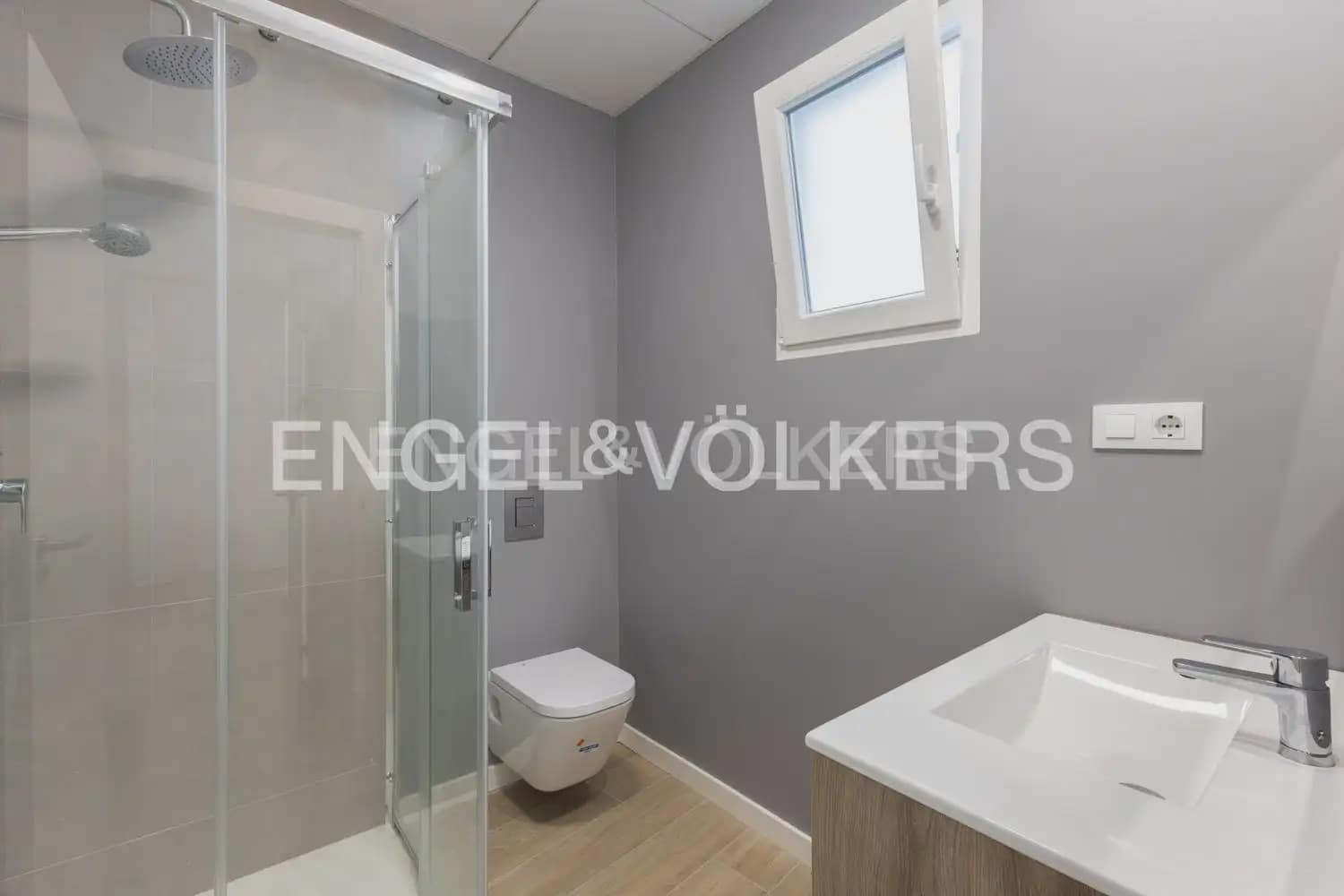4 Zimmer Wohnung zu vermieten in Valencia Stadt - 10.000 € (Ref: 9897529)