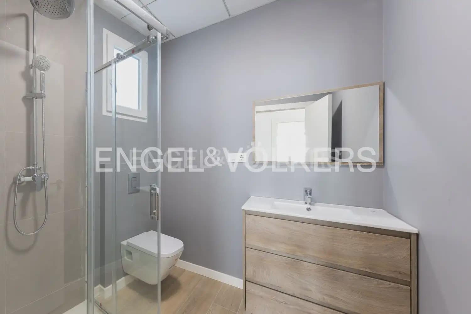 4 Zimmer Wohnung zu vermieten in Valencia Stadt - 10.000 € (Ref: 9897529)