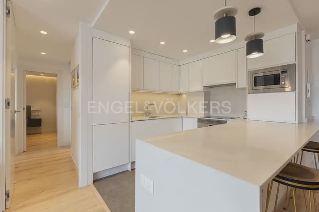 Piso de 2 habitaciones en El Mercat, València ciudad en alquiler con garaje - 1.600 € (Ref: 9897530)