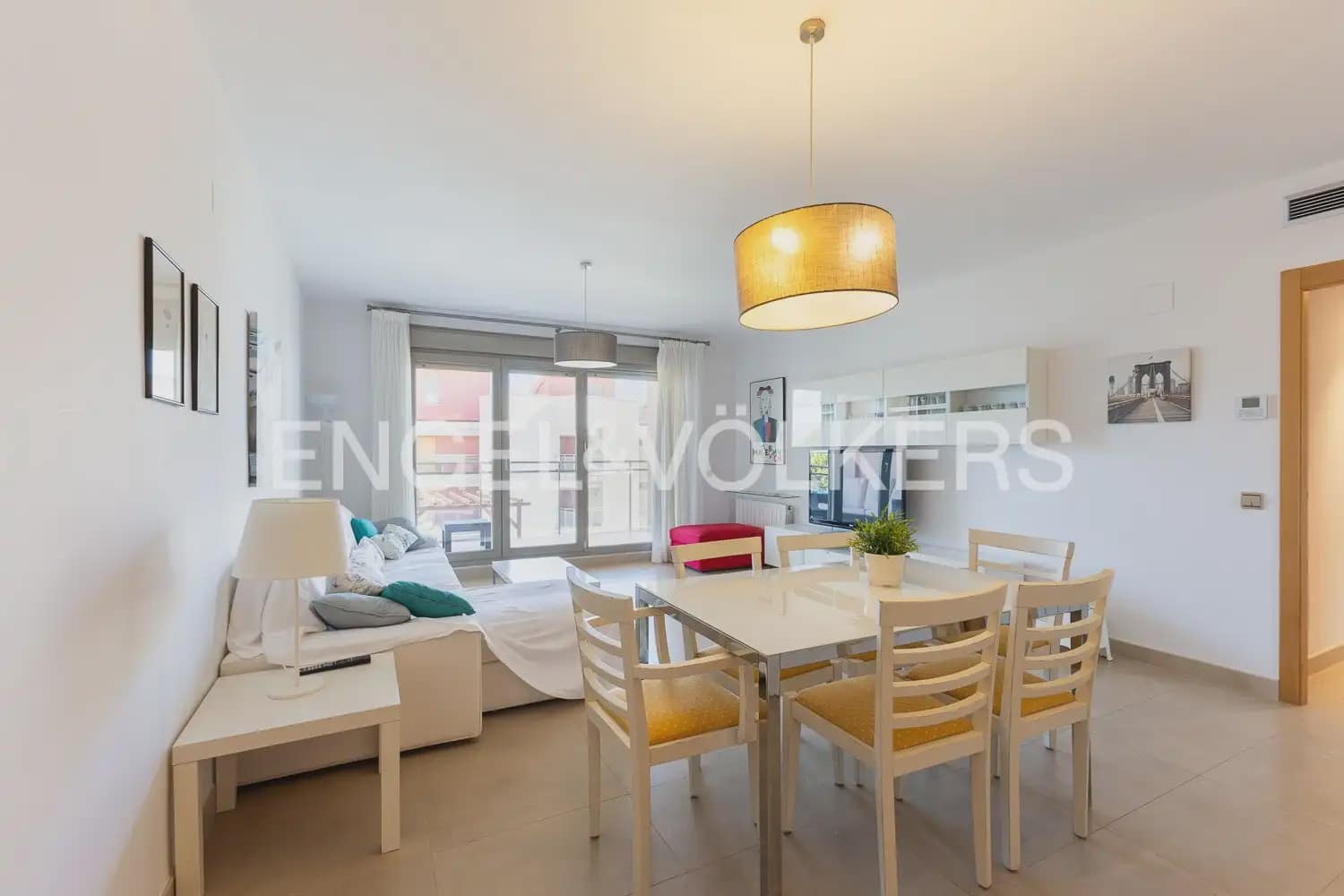 4 bedroom Flat for rent in Oropesa  with pool garage - € 2,300 (Ref: 9897531)