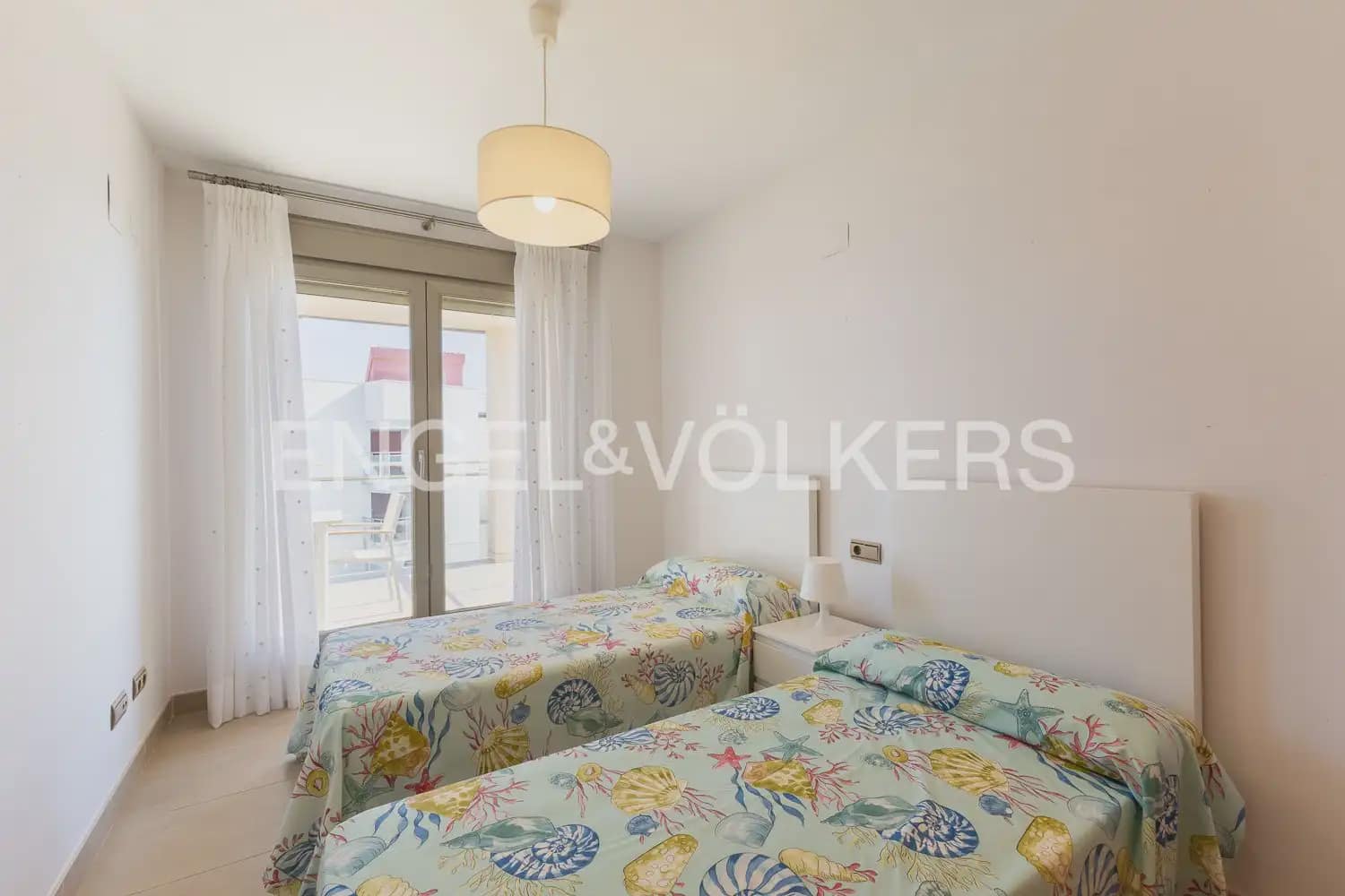 4 bedroom Flat for rent in Oropesa  with pool garage - € 2,300 (Ref: 9897531)