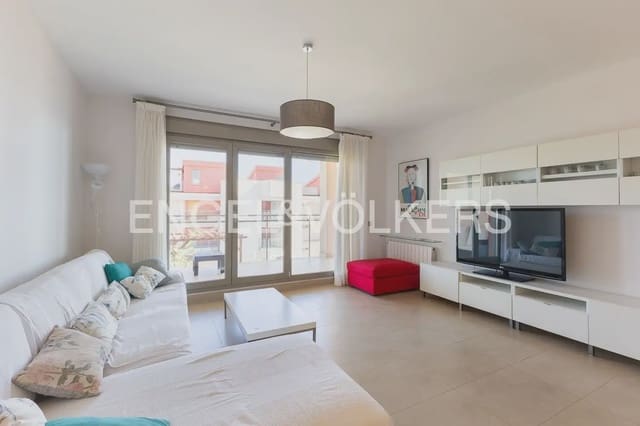 4 bedroom Flat for rent in Oropesa  with pool garage - € 2,300 (Ref: 9897531)