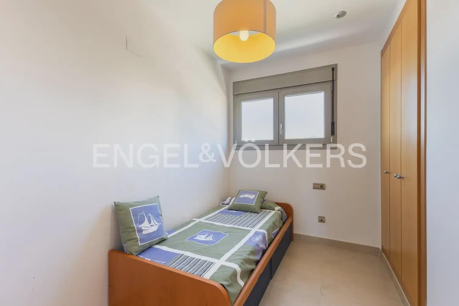 4 bedroom Flat for rent in Oropesa  with pool garage - € 2,300 (Ref: 9897531)
