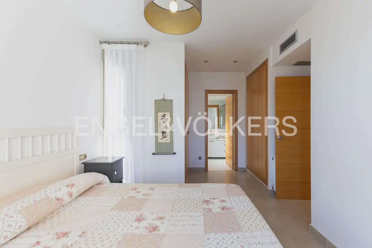 4 bedroom Flat for rent in Oropesa  with pool garage - € 2,300 (Ref: 9897531)