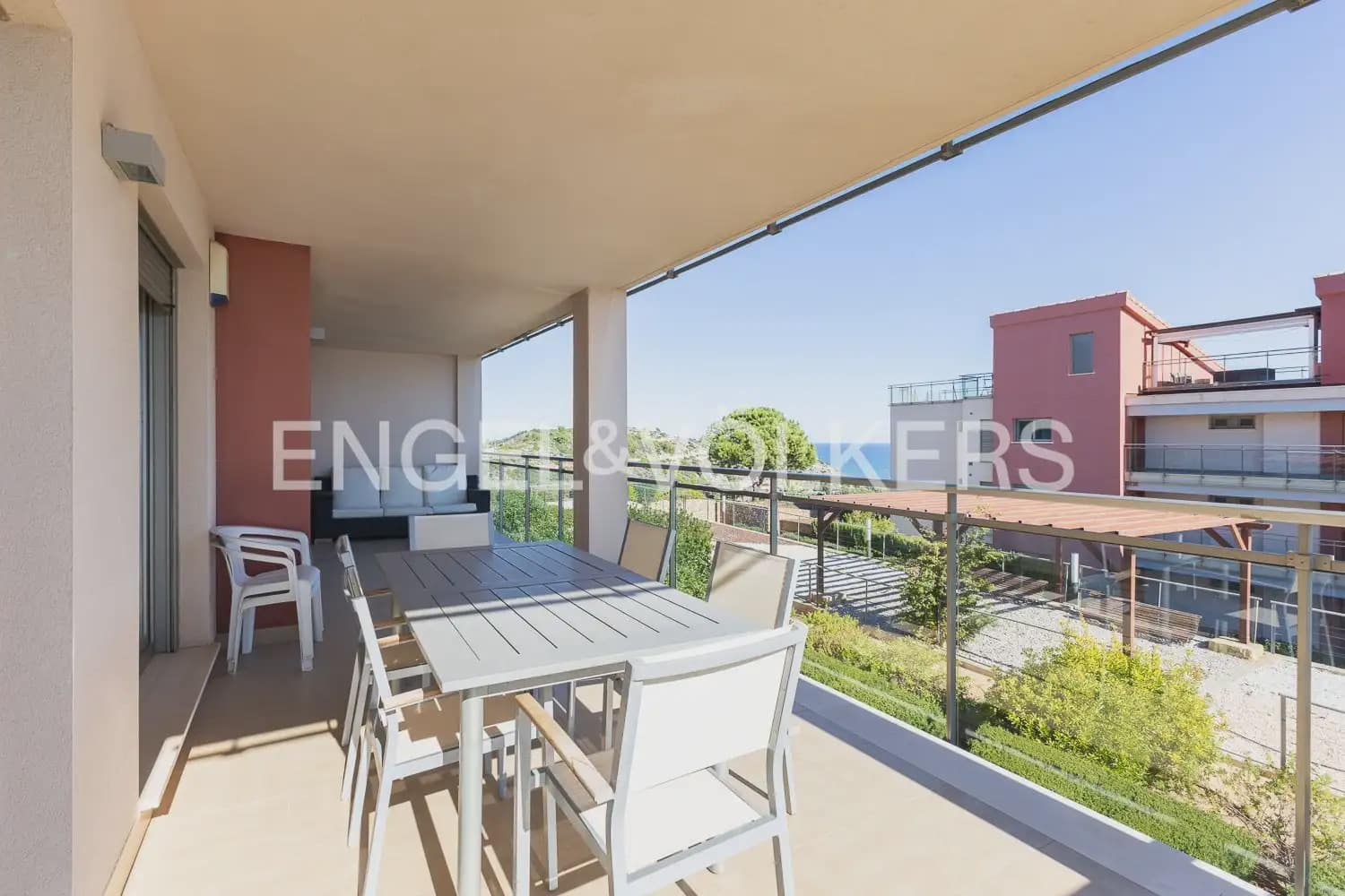 4 bedroom Flat for rent in Oropesa  with pool garage - € 2,300 (Ref: 9897531)