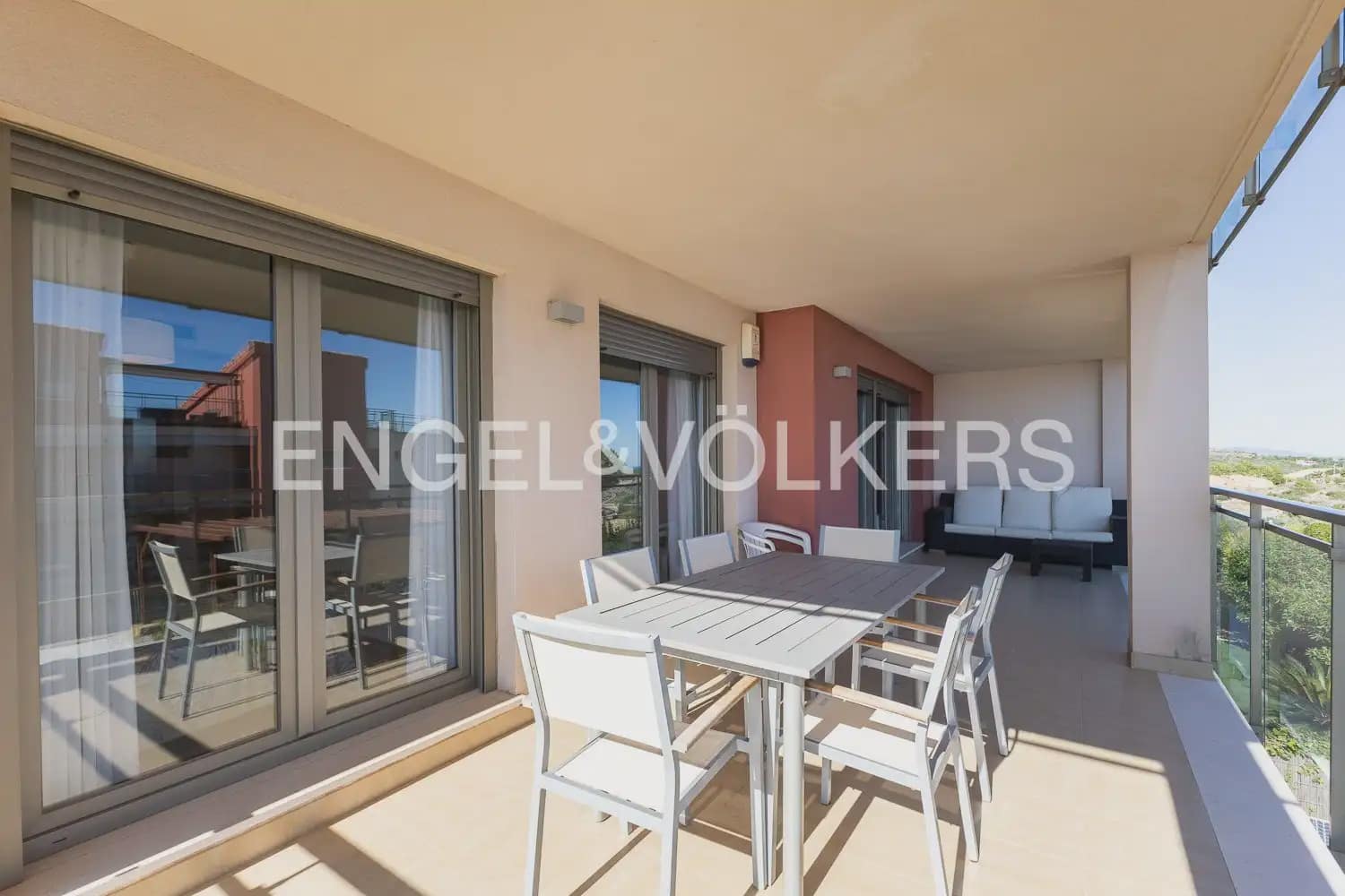 4 bedroom Flat for rent in Oropesa  with pool garage - € 2,300 (Ref: 9897531)