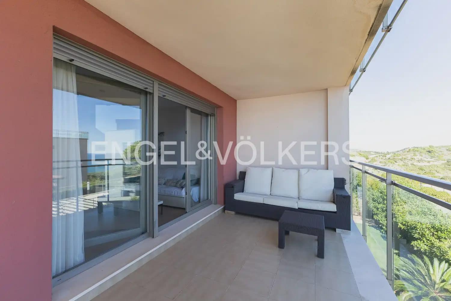 4 bedroom Flat for rent in Oropesa  with pool garage - € 2,300 (Ref: 9897531)