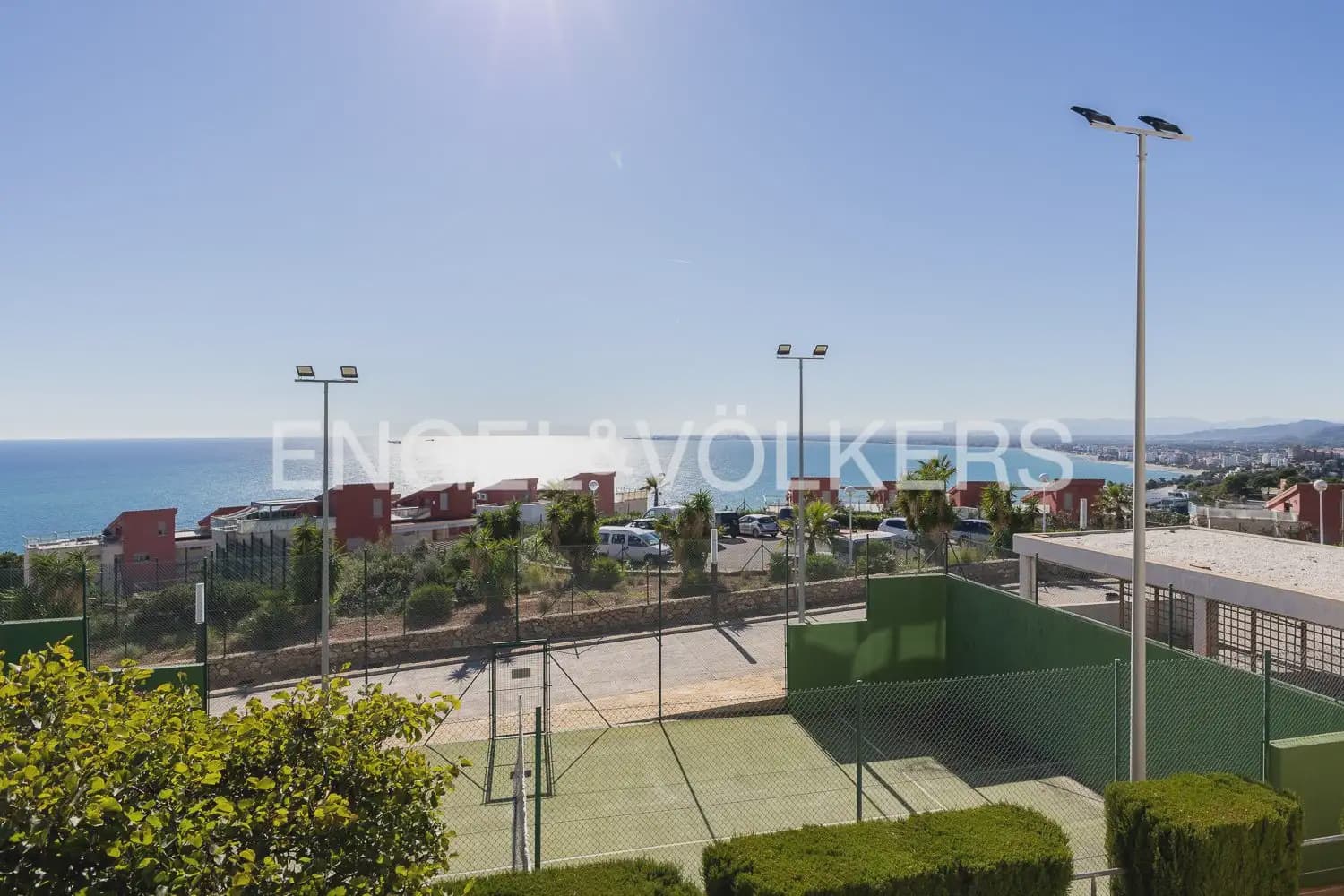 4 bedroom Flat for rent in Oropesa  with pool garage - € 2,300 (Ref: 9897531)