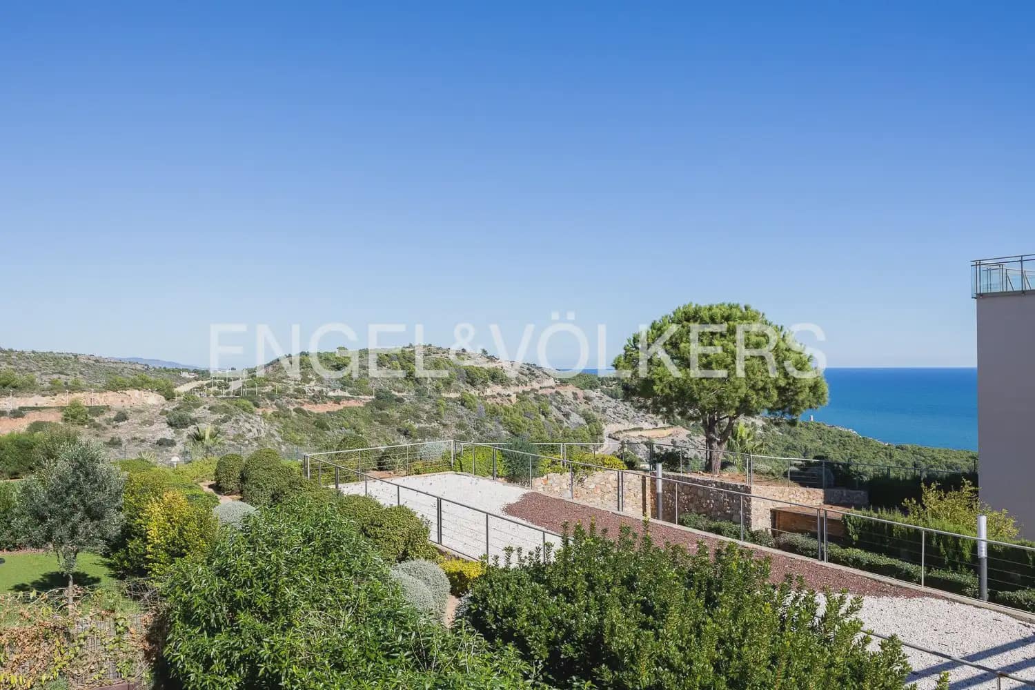 4 bedroom Flat for rent in Oropesa  with pool garage - € 2,300 (Ref: 9897531)