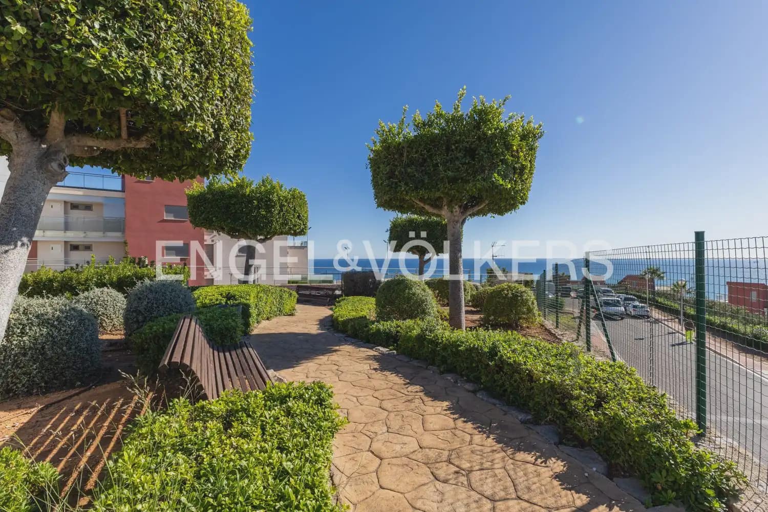 4 bedroom Flat for rent in Oropesa  with pool garage - € 2,300 (Ref: 9897531)
