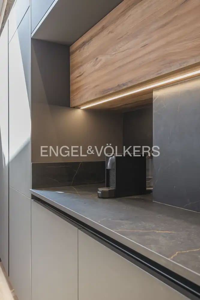 2 slaapkamer Flat te huur in Valencia stad - € 2.600 (Ref: 9897534)