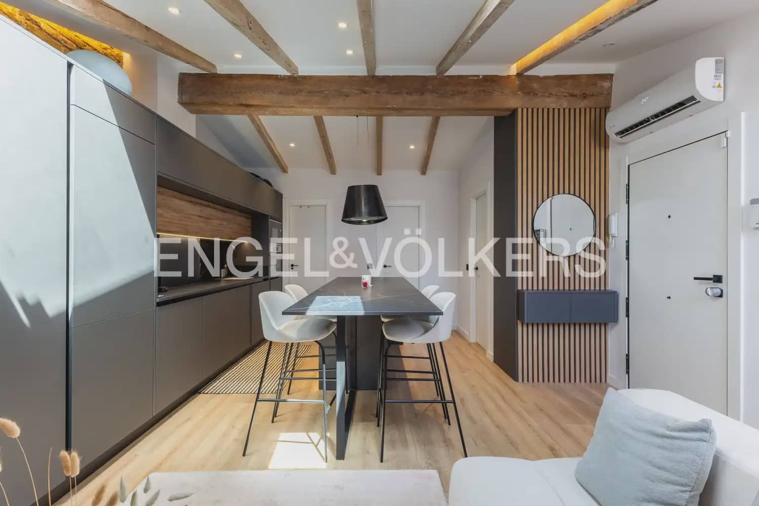 2 slaapkamer Flat te huur in Valencia stad - € 2.600 (Ref: 9897534)