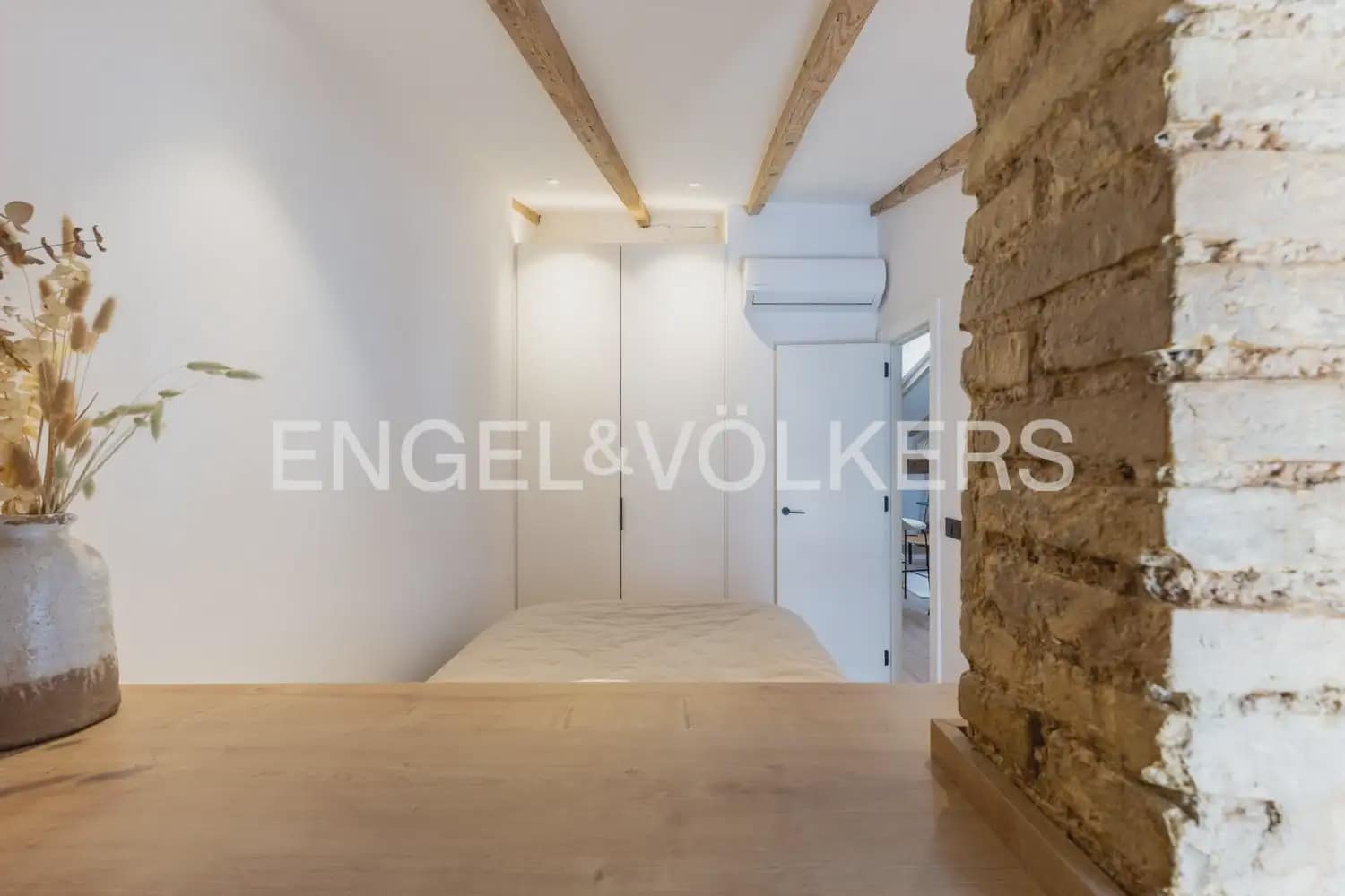 2 slaapkamer Flat te huur in Valencia stad - € 2.600 (Ref: 9897534)