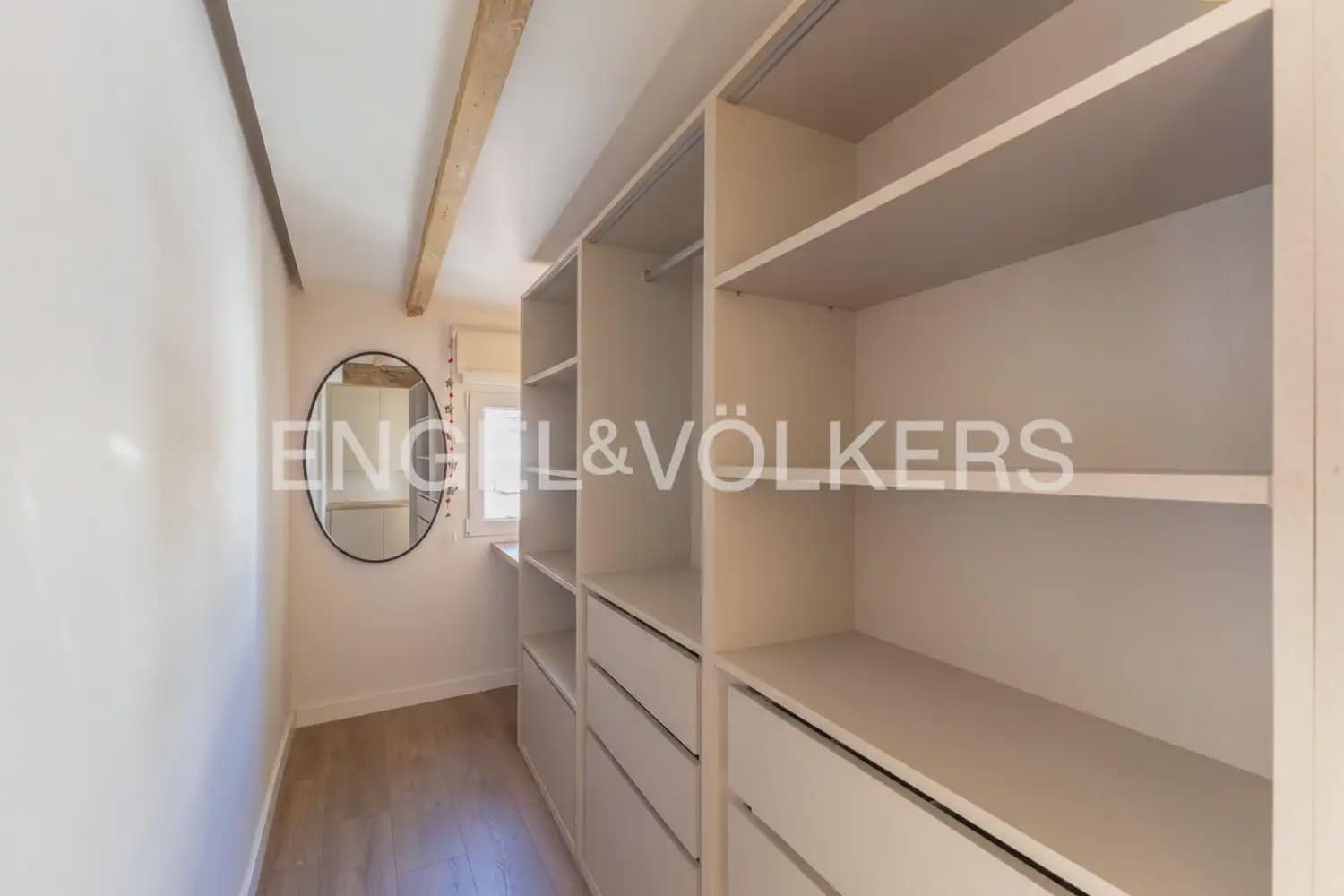 2 slaapkamer Flat te huur in Valencia stad - € 2.600 (Ref: 9897534)