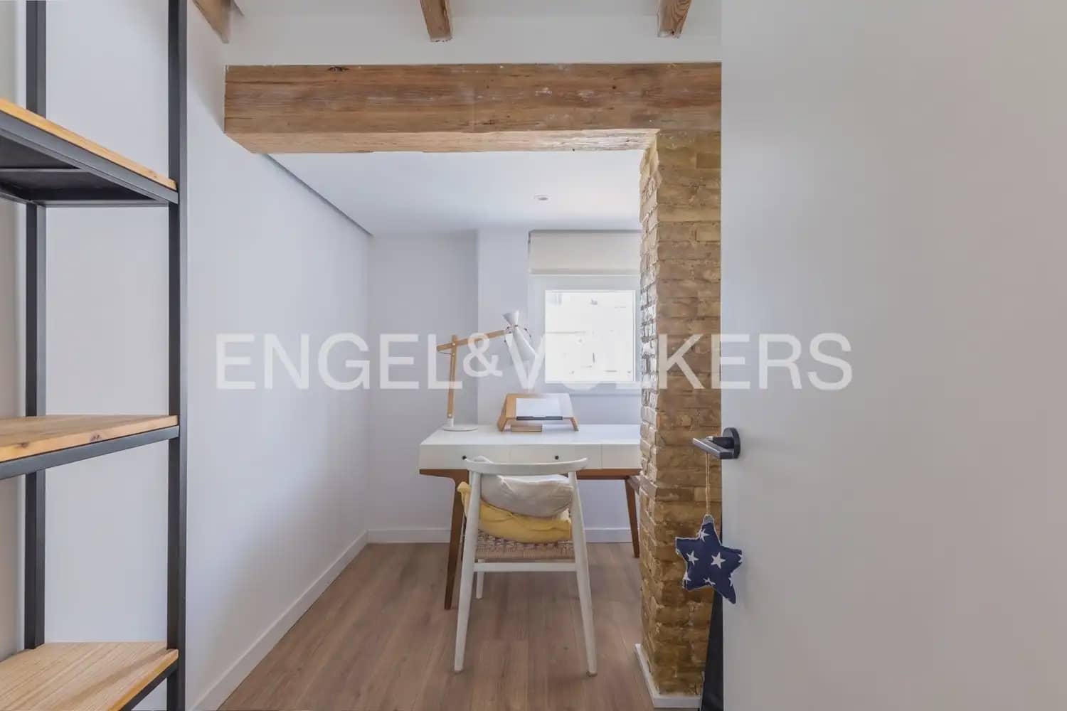 2 slaapkamer Flat te huur in Valencia stad - € 2.600 (Ref: 9897534)