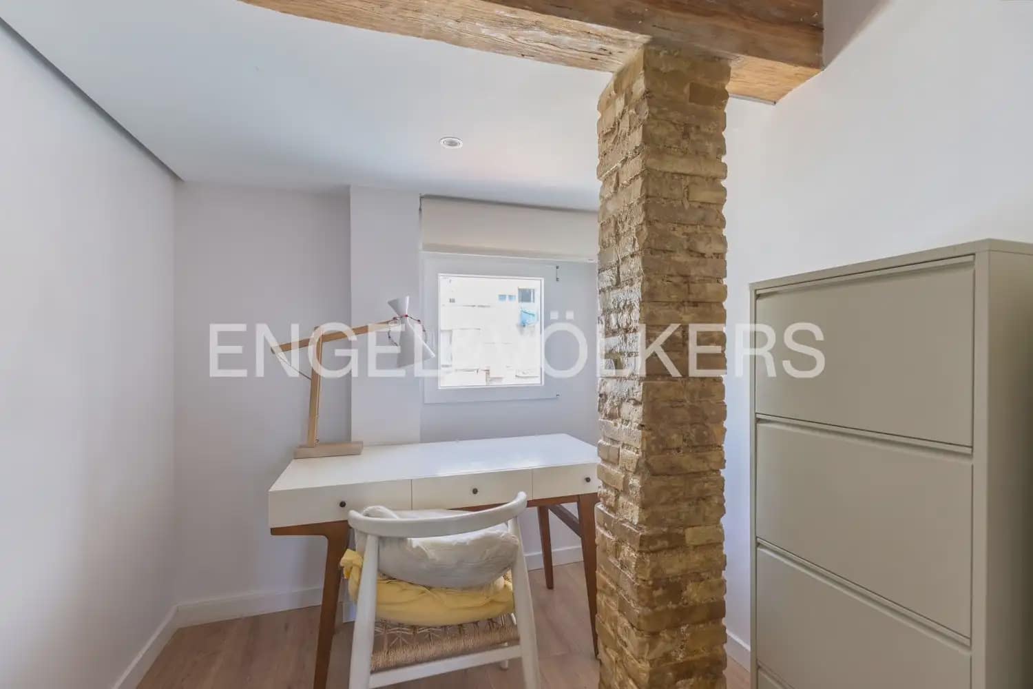 2 slaapkamer Flat te huur in Valencia stad - € 2.600 (Ref: 9897534)