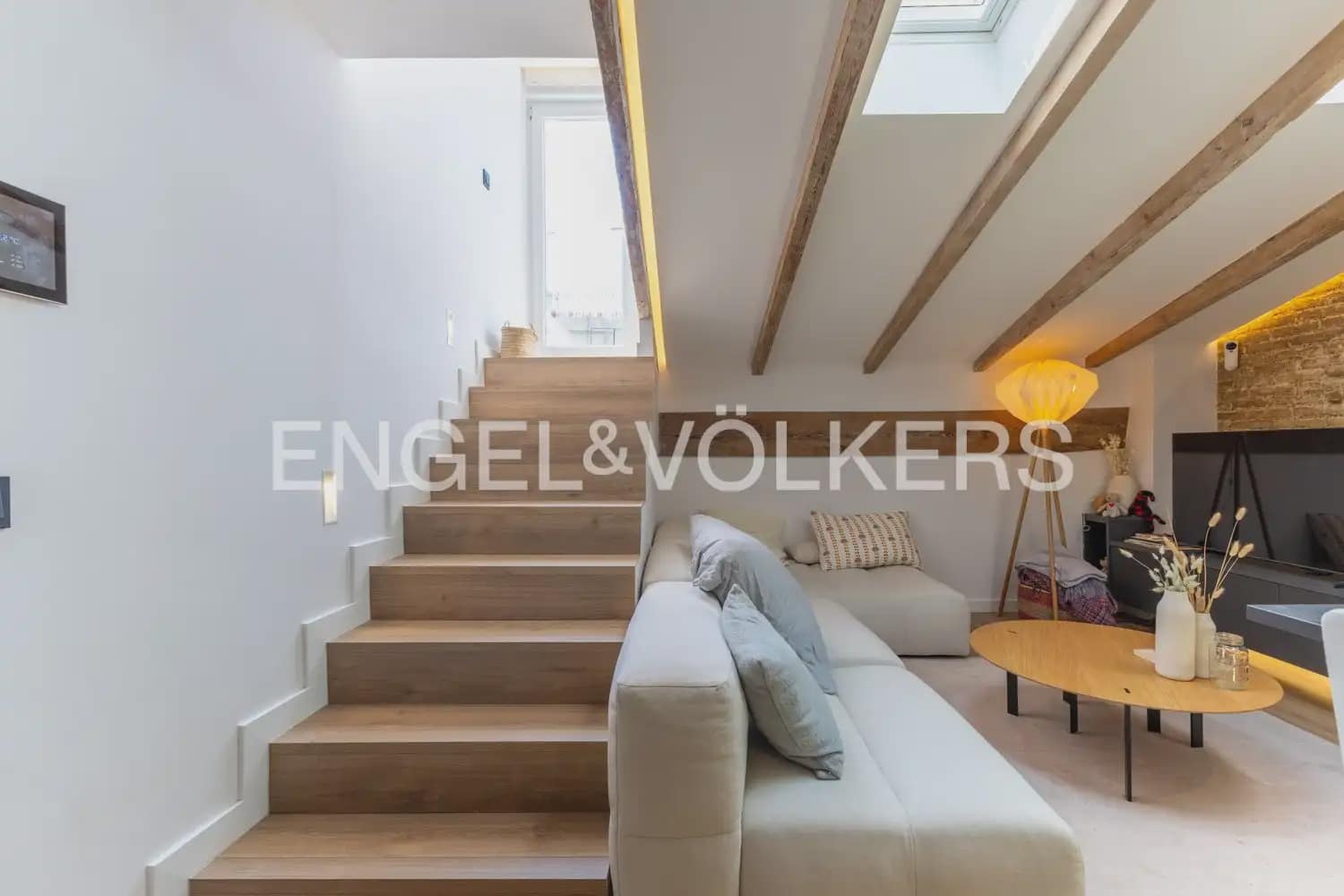 2 slaapkamer Flat te huur in Valencia stad - € 2.600 (Ref: 9897534)