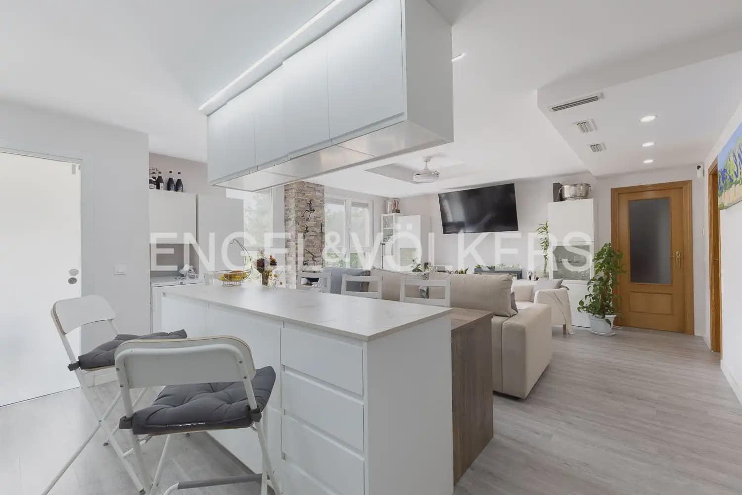 3 sovrum Lägenhet till salu i Valencia stad med pool garage - 475 000 € (Ref: 9897535)
