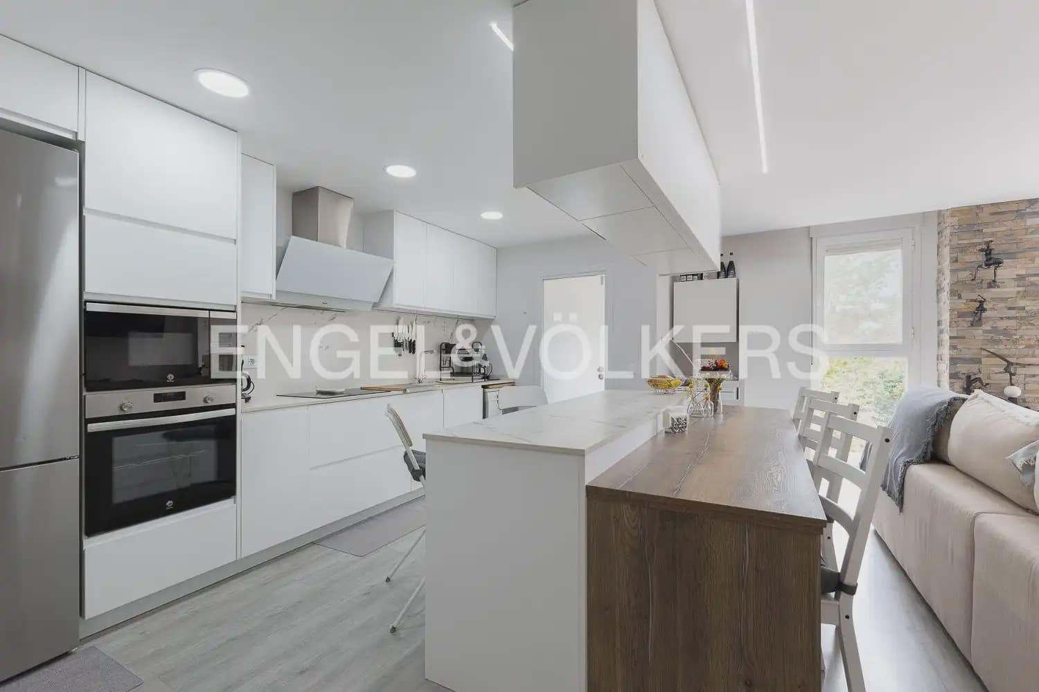 3 sovrum Lägenhet till salu i Valencia stad med pool garage - 475 000 € (Ref: 9897535)