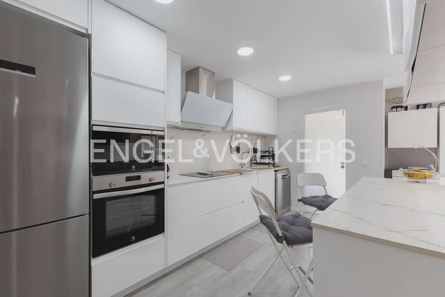 3 sovrum Lägenhet till salu i Valencia stad med pool garage - 475 000 € (Ref: 9897535)