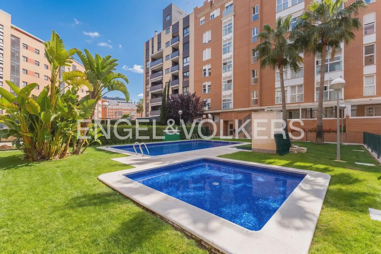 3 sovrum Lägenhet till salu i Valencia stad med pool garage - 475 000 € (Ref: 9897535)