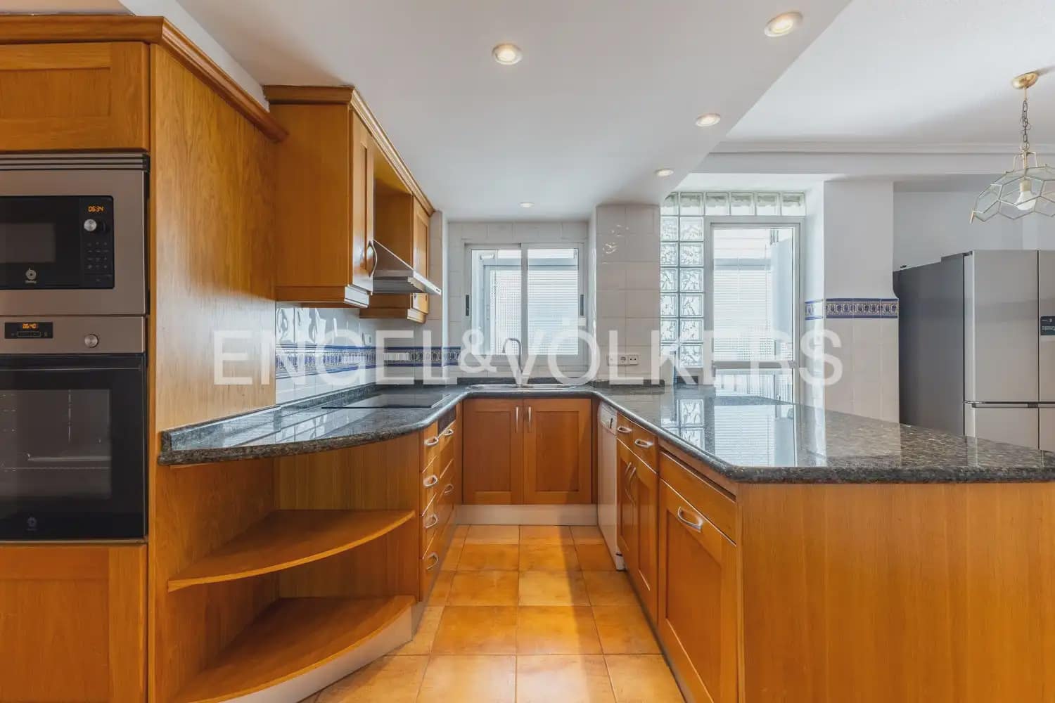 3 sypialnia Mieszkanie do wynajęcia w Miasto Walencja - 2 100 € (Ref: 9897544)