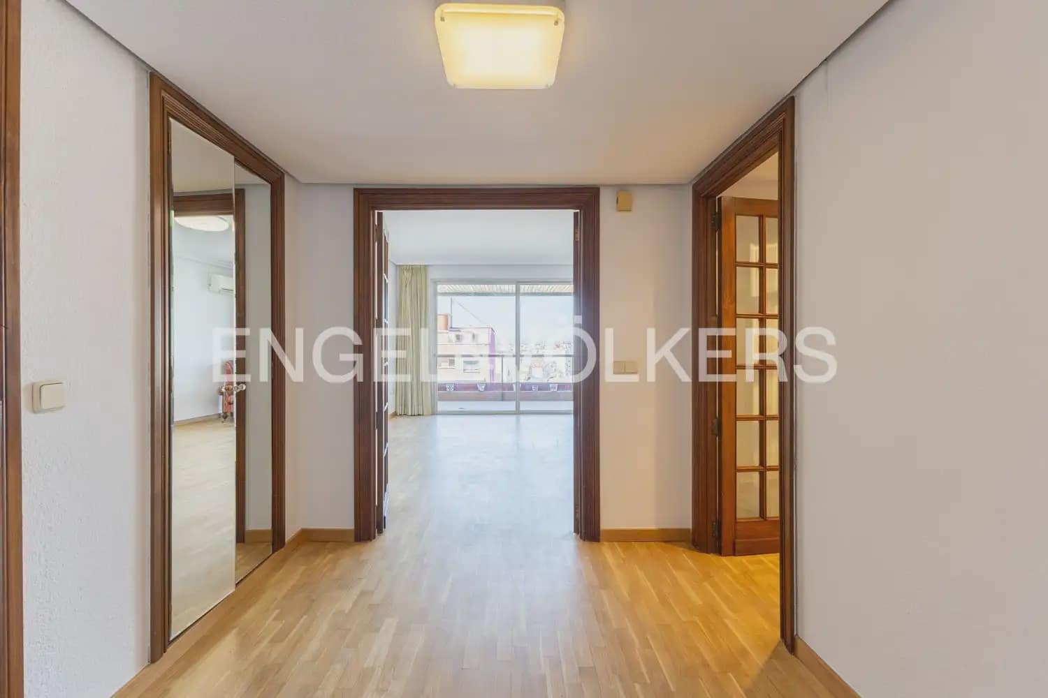 3 sypialnia Mieszkanie do wynajęcia w Miasto Walencja - 2 100 € (Ref: 9897544)