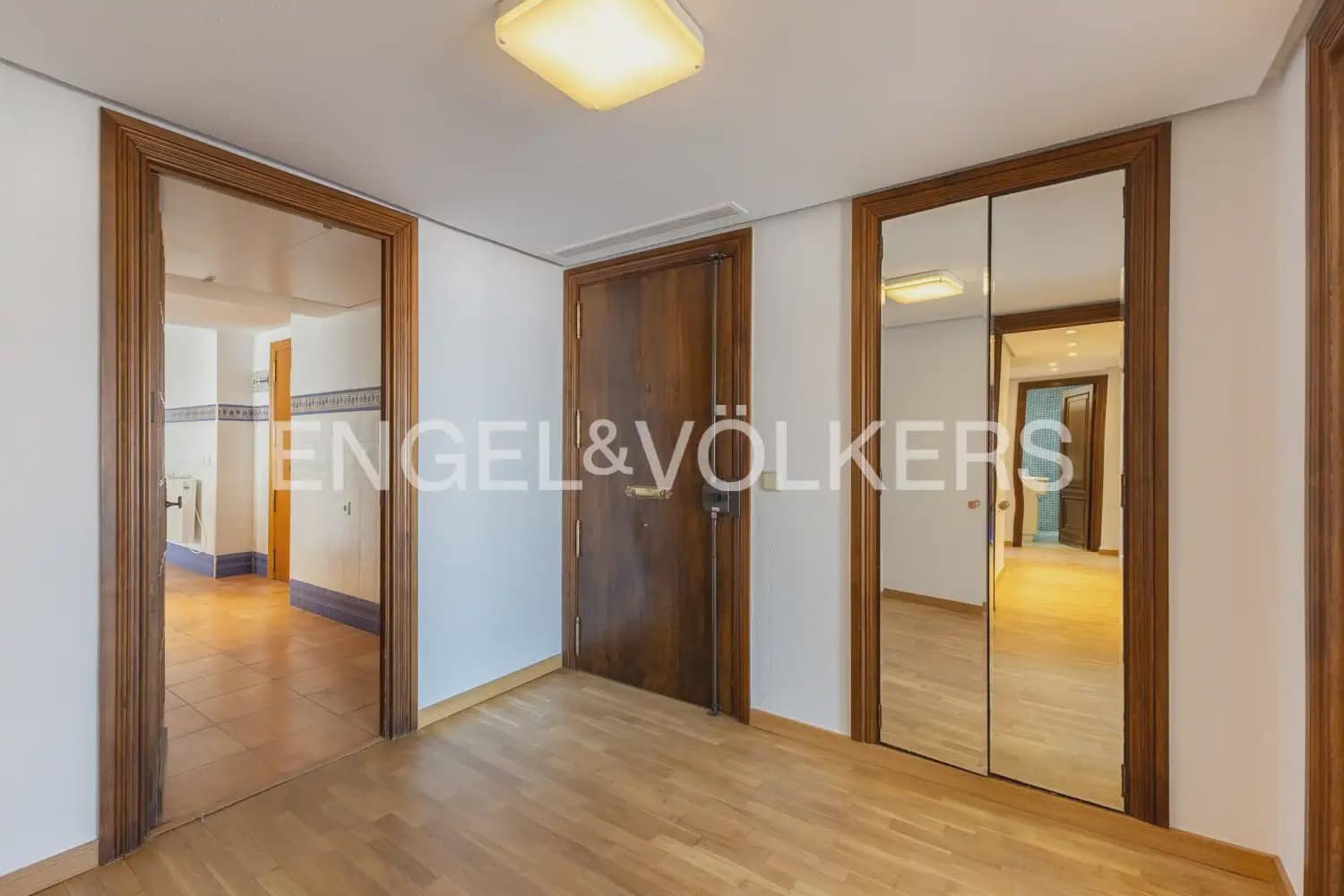 3 sypialnia Mieszkanie do wynajęcia w Miasto Walencja - 2 100 € (Ref: 9897544)