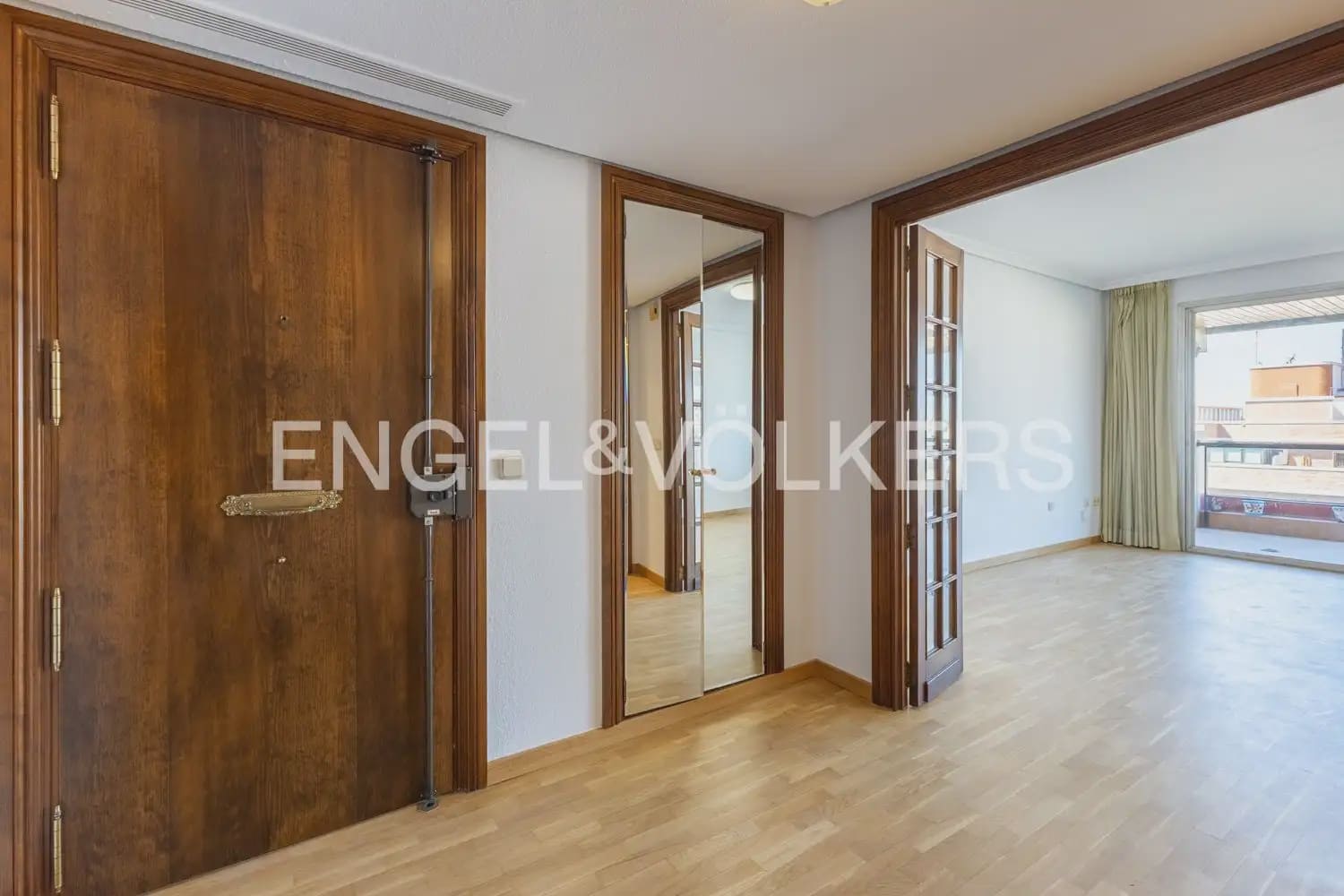 3 sypialnia Mieszkanie do wynajęcia w Miasto Walencja - 2 100 € (Ref: 9897544)