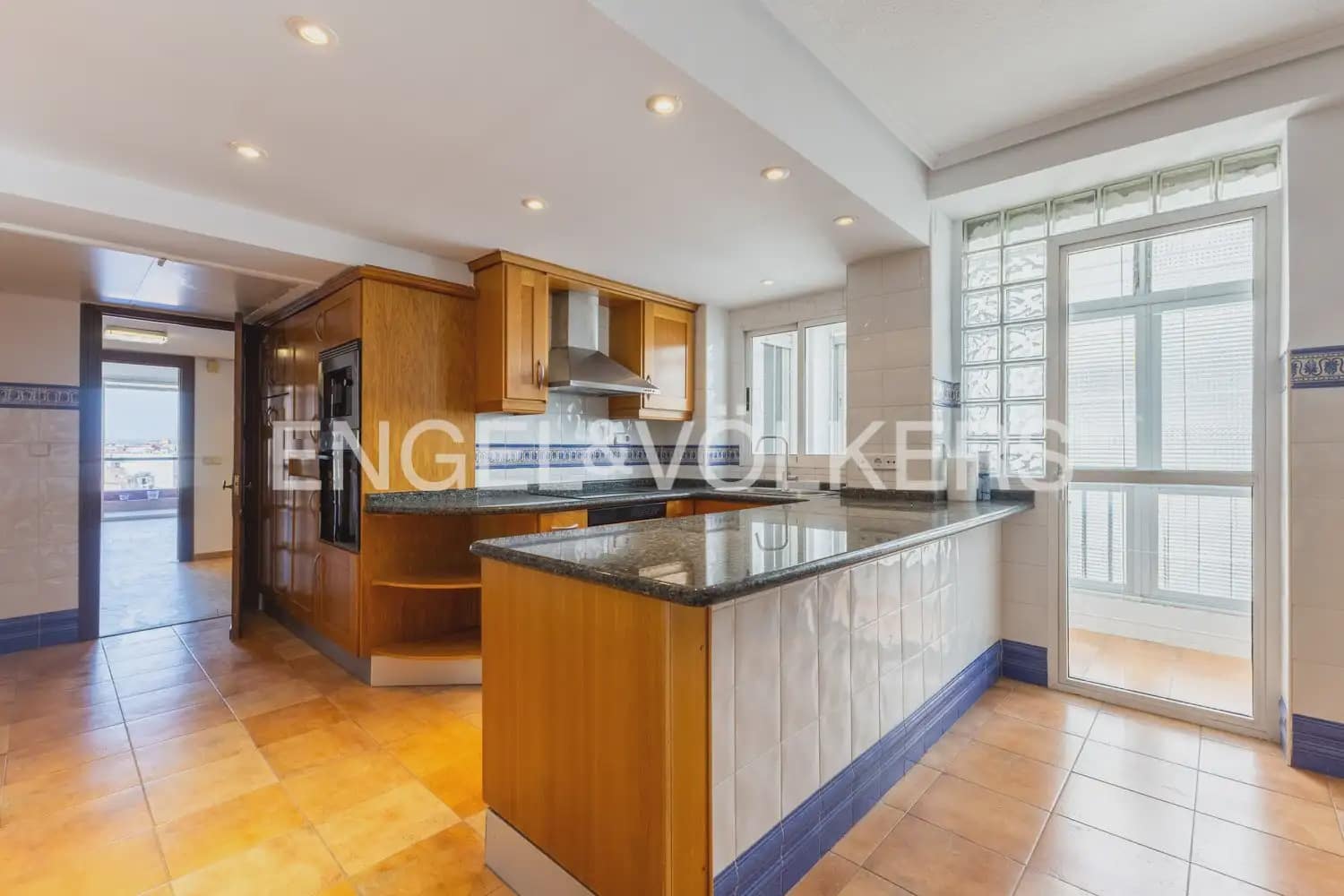 3 sypialnia Mieszkanie do wynajęcia w Miasto Walencja - 2 100 € (Ref: 9897544)