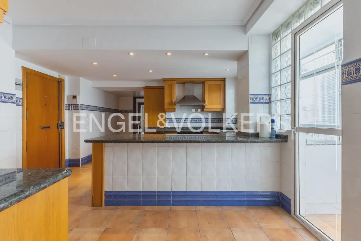 3 sypialnia Mieszkanie do wynajęcia w Miasto Walencja - 2 100 € (Ref: 9897544)