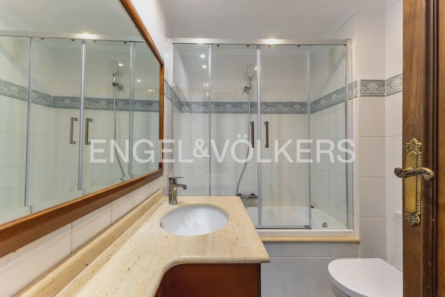 3 sypialnia Mieszkanie do wynajęcia w Miasto Walencja - 2 100 € (Ref: 9897544)