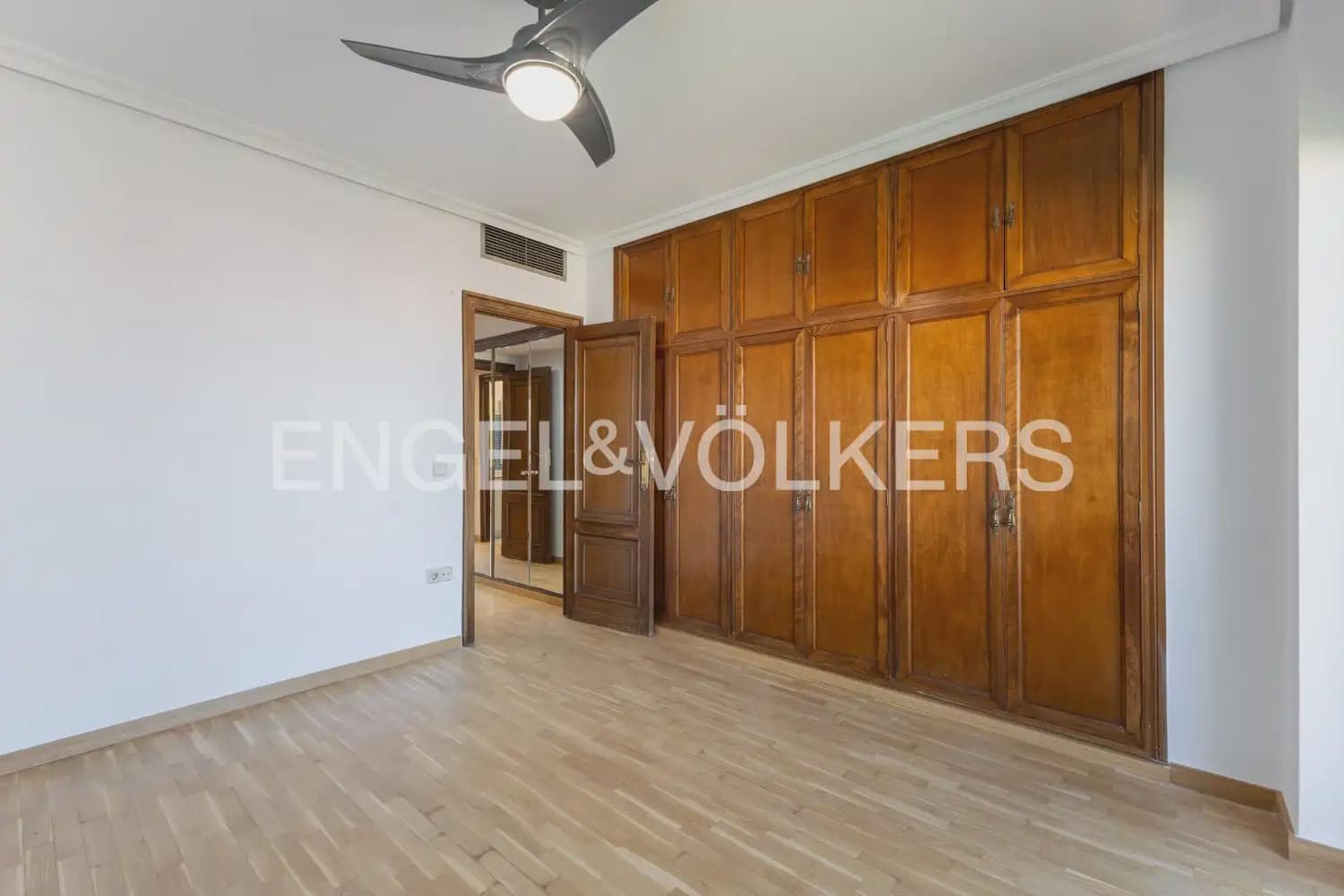 3 sypialnia Mieszkanie do wynajęcia w Miasto Walencja - 2 100 € (Ref: 9897544)