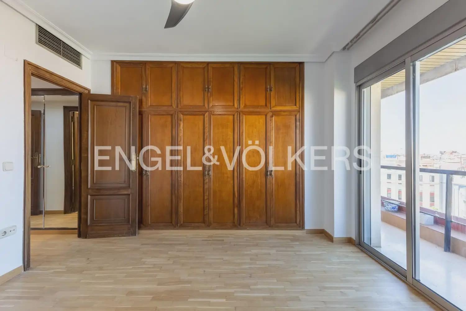 3 sypialnia Mieszkanie do wynajęcia w Miasto Walencja - 2 100 € (Ref: 9897544)