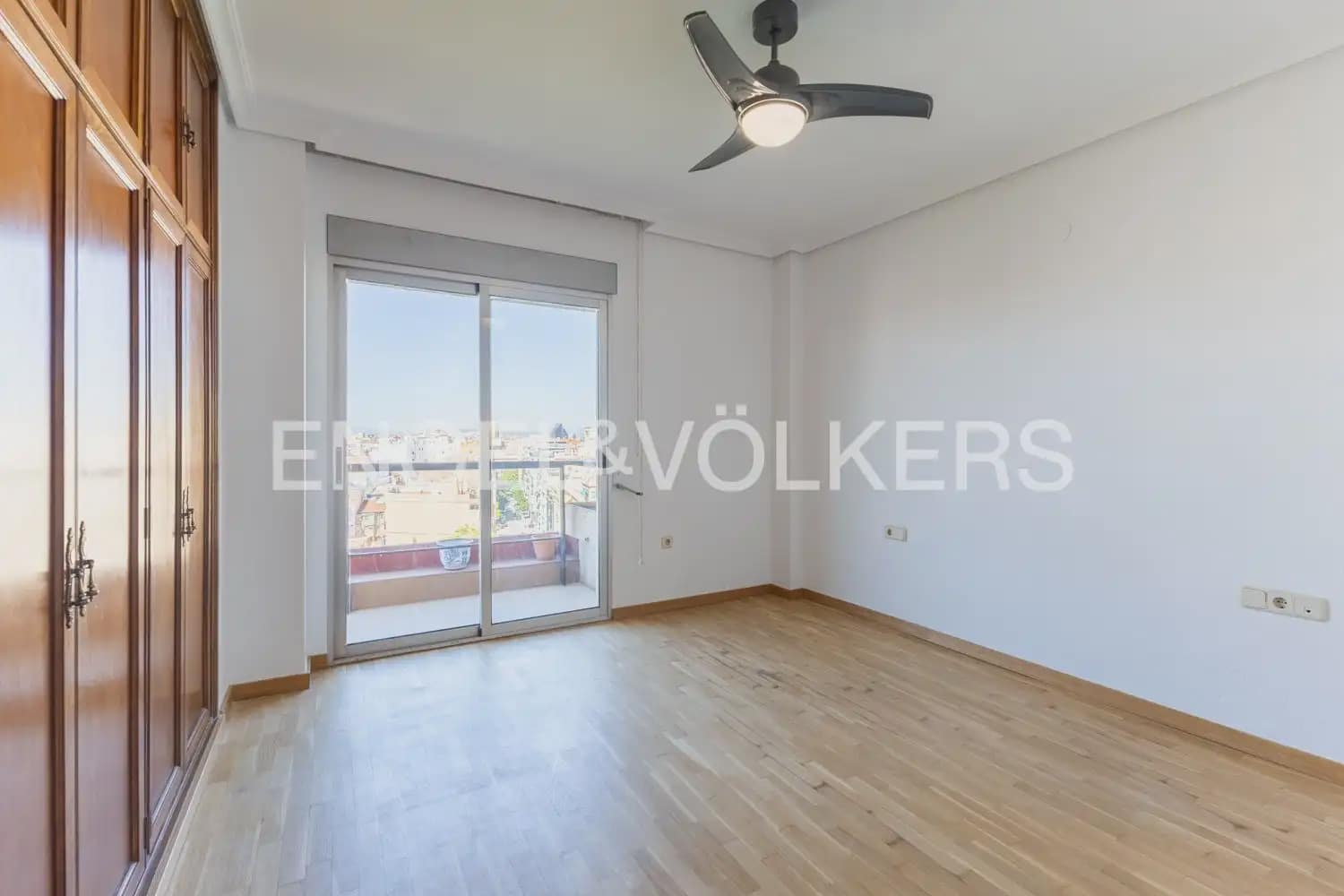3 sypialnia Mieszkanie do wynajęcia w Miasto Walencja - 2 100 € (Ref: 9897544)