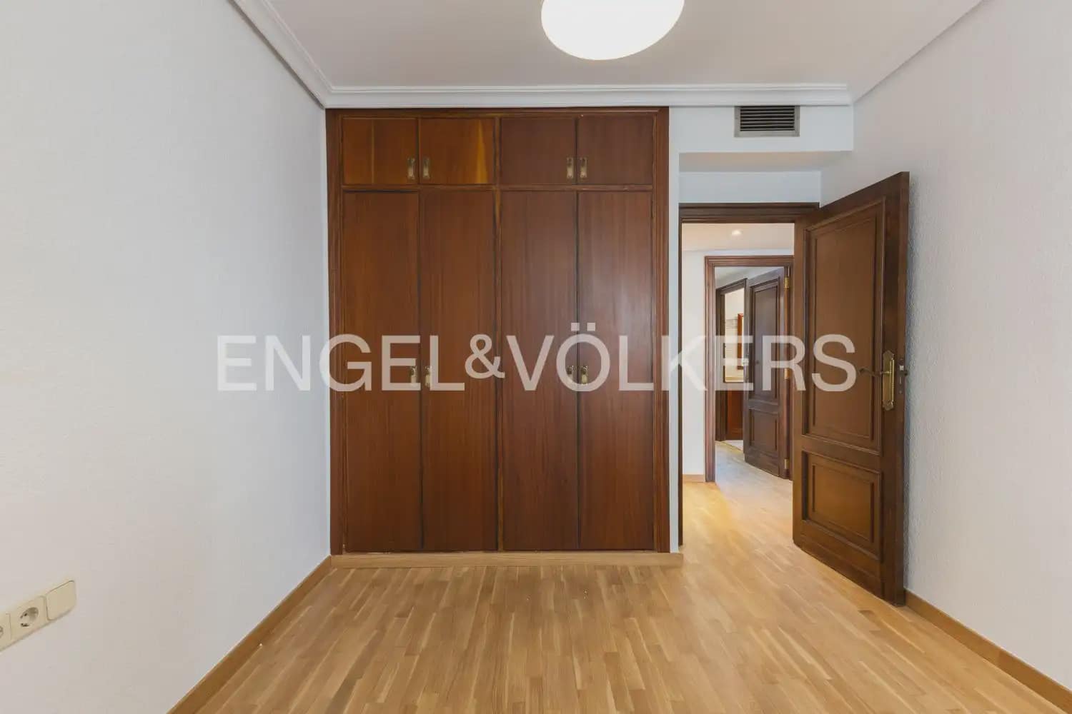 3 sypialnia Mieszkanie do wynajęcia w Miasto Walencja - 2 100 € (Ref: 9897544)