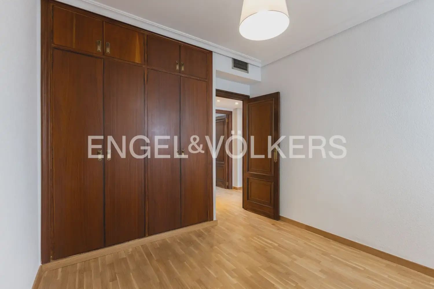 3 sypialnia Mieszkanie do wynajęcia w Miasto Walencja - 2 100 € (Ref: 9897544)