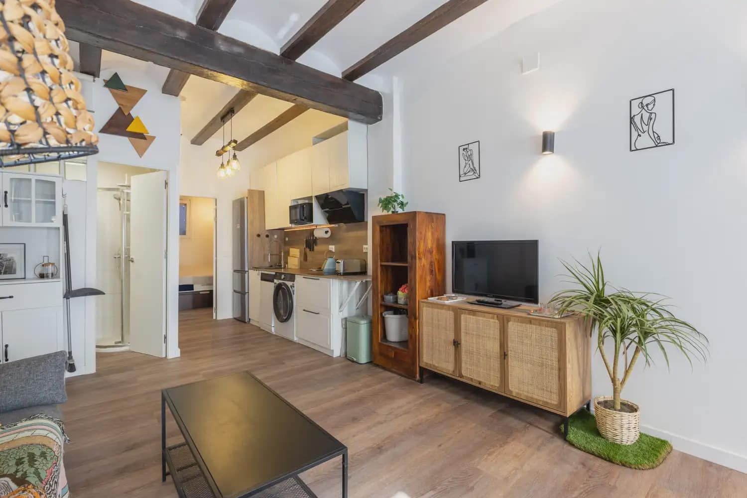 1 bedroom Flat for rent in Valencia city - € 1,300 (Ref: 9897545)