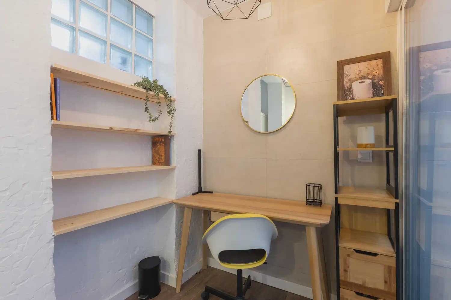 1 bedroom Flat for rent in Valencia city - € 1,300 (Ref: 9897545)