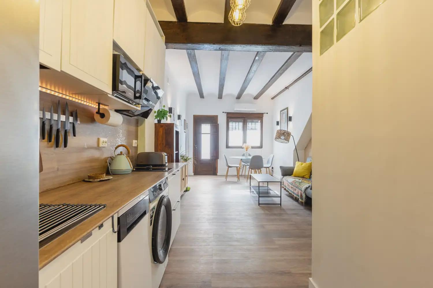 1 bedroom Flat for rent in Valencia city - € 1,300 (Ref: 9897545)