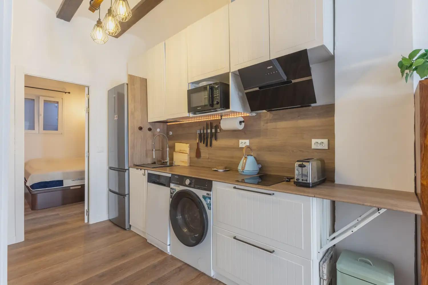 1 bedroom Flat for rent in Valencia city - € 1,300 (Ref: 9897545)