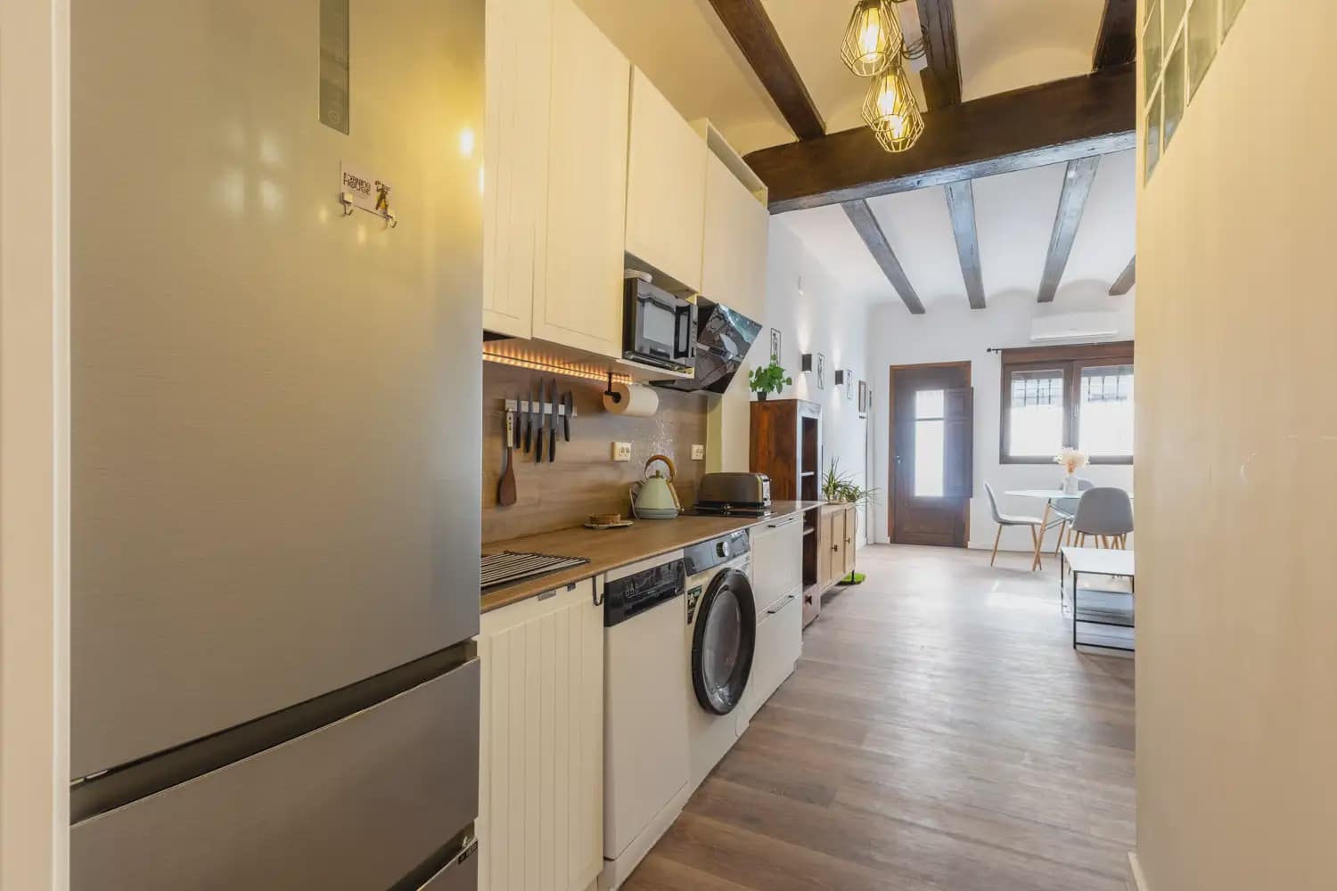 1 bedroom Flat for rent in Valencia city - € 1,300 (Ref: 9897545)