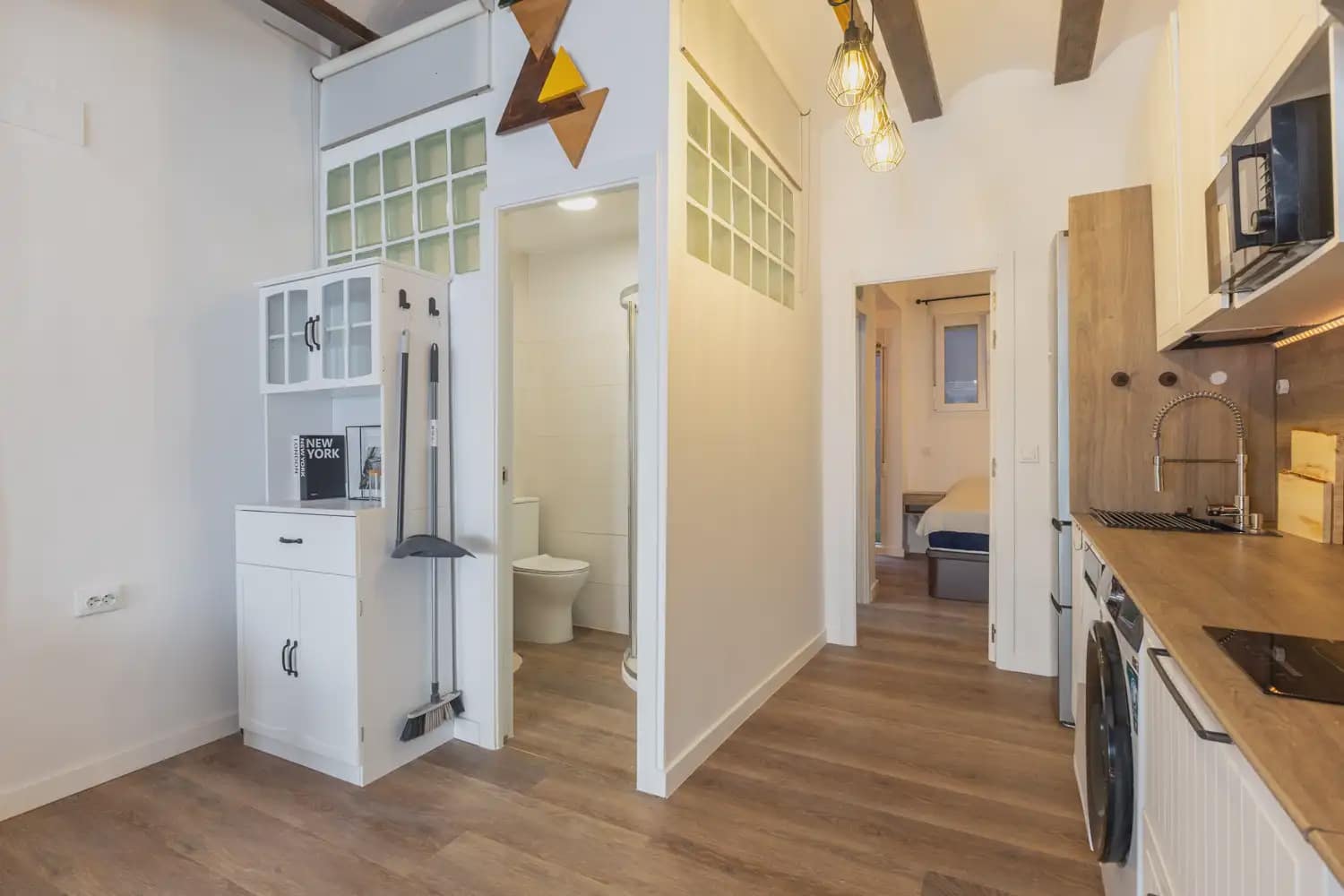 1 bedroom Flat for rent in Valencia city - € 1,300 (Ref: 9897545)