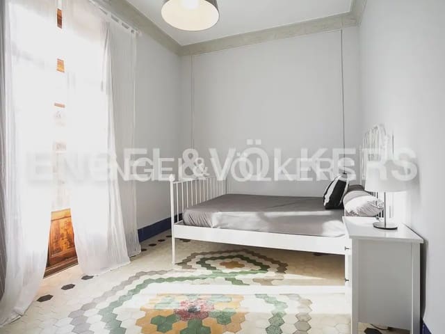 Appartement de 4 chambres à louer à El Carme, Valence ville - 2 200 € (Ref: 9897548)
