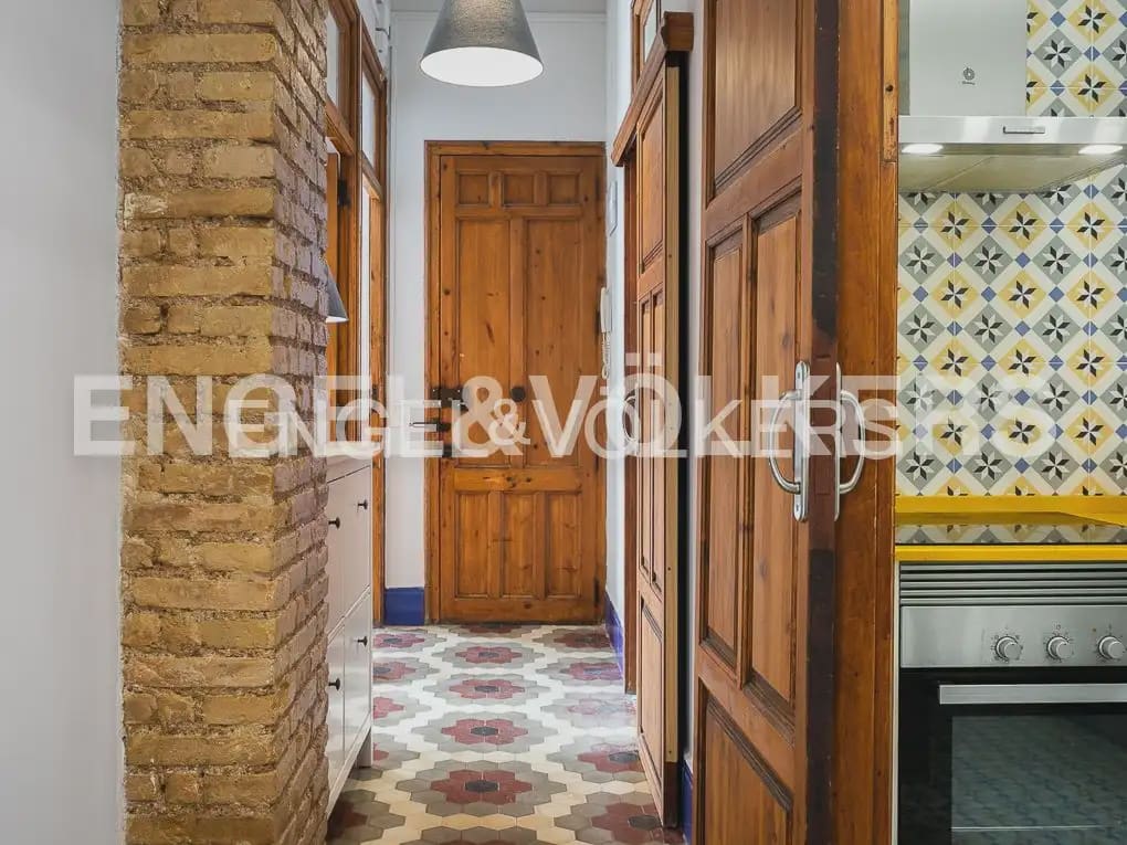 4 quarto Apartamento para arrendar em Valencia cidade - 2 200 € (Ref: 9897548)